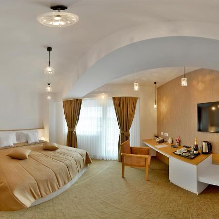 Hotel Condor Tulcea Exterior foto