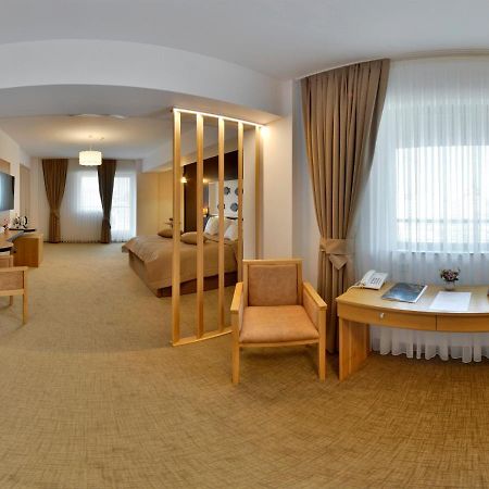 Hotel Condor Tulcea Exterior foto