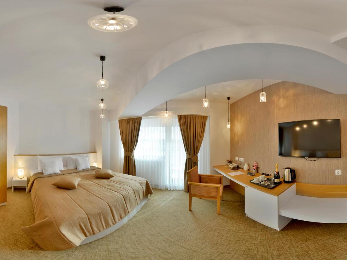 Hotel Condor Tulcea Exterior foto